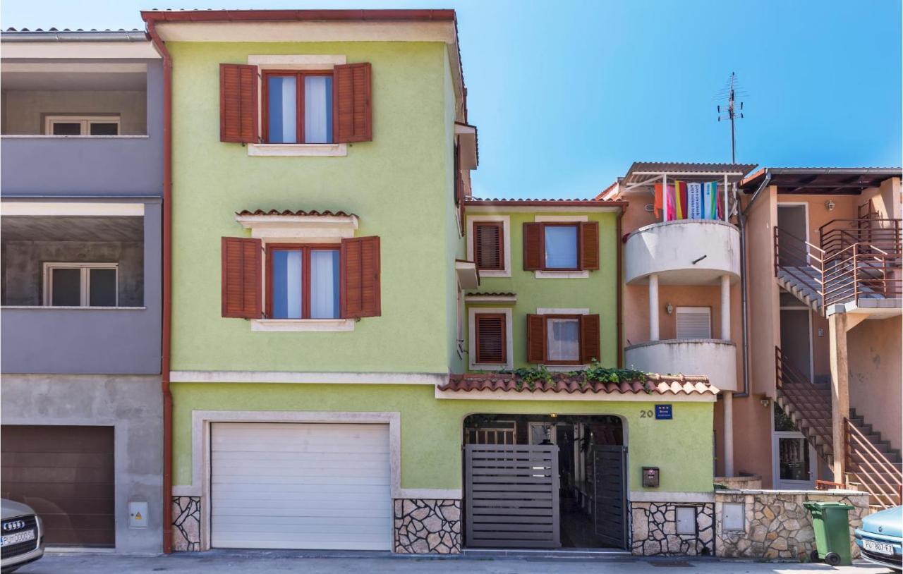 Nice Apartment In Pula With Kitchen Exterior photo