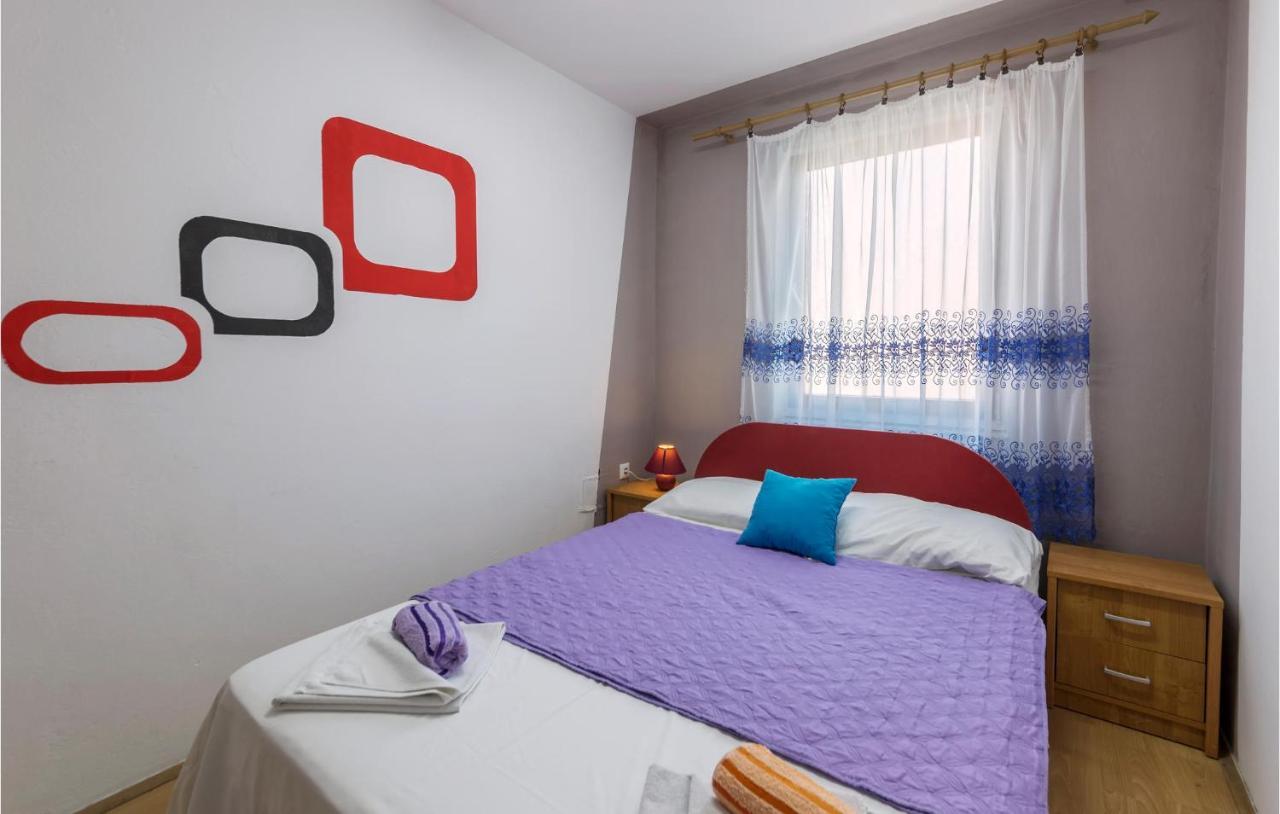 Nice Apartment In Pula With Kitchen Exterior photo